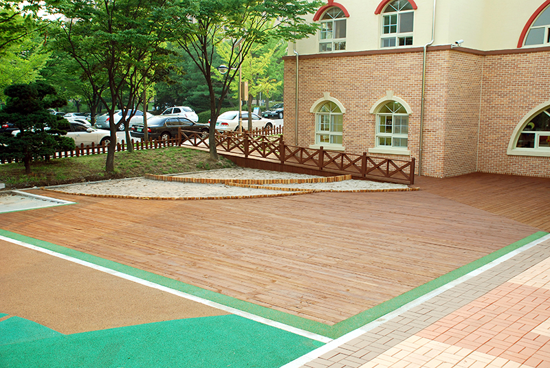deck-gwachonmain1.JPG